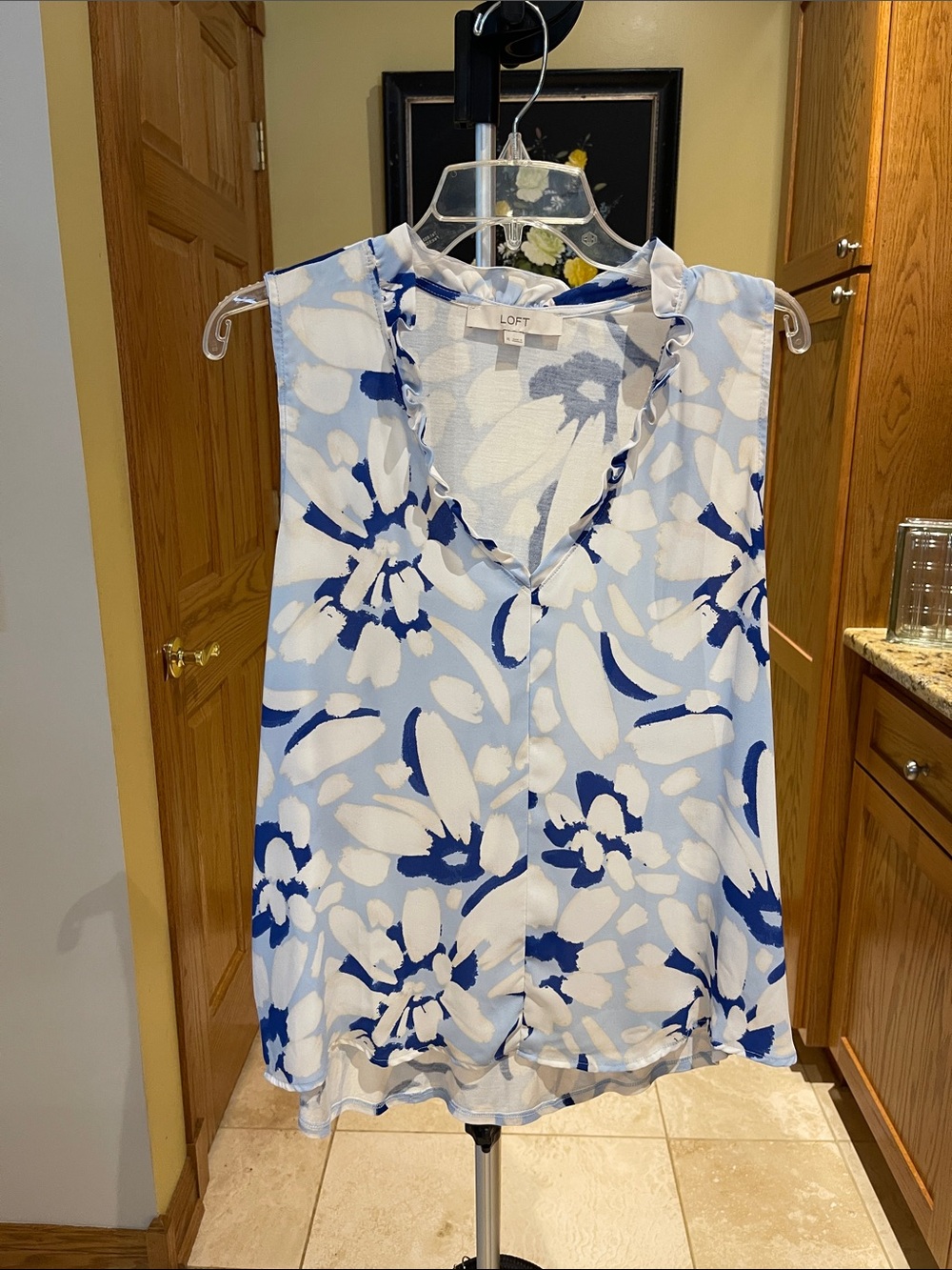 LOFT Blue & White Floral Ruffle V-Neck Sleeveless Top